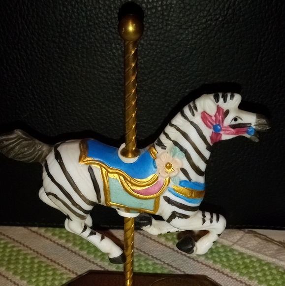 Exquisite zebra carousel by Westminster collection - Picture 2 of 4